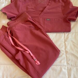 Figs special edition Quartz Pink Scrub Set